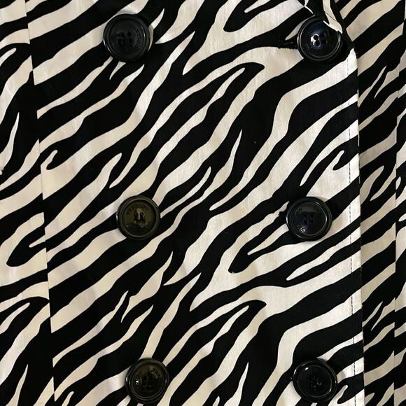 Vertigo Paris zebra print black and white short trench coat - Picture 6 of 6